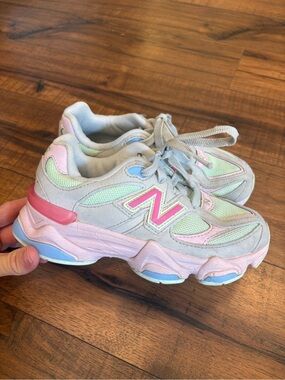 New Balance 9060 Kids Size 1Y Grey Matter Dragon Berry Pink Pastel GC9060KO